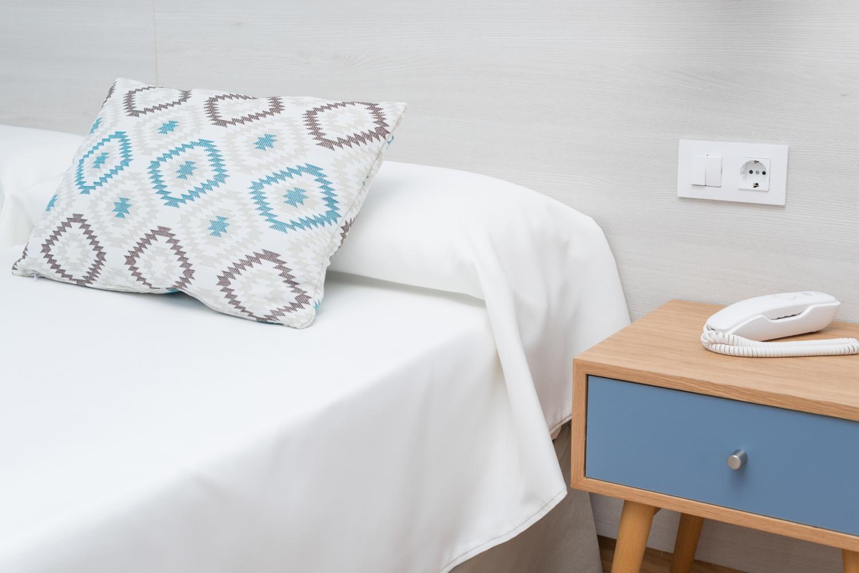 1 bedroom, down duvets, desk, blackout curtains