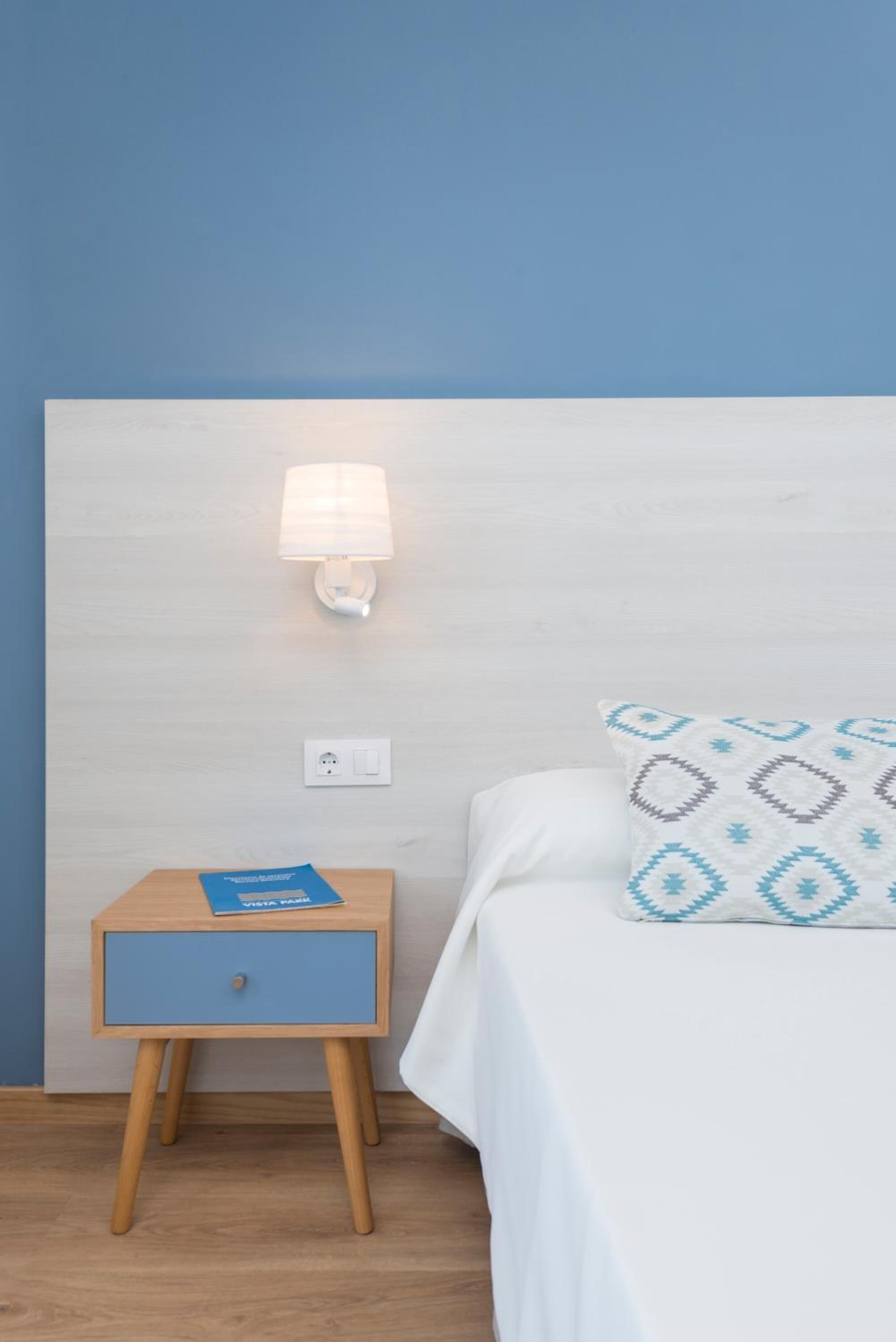 1 bedroom, down duvets, desk, blackout curtains