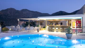 Piscina a l'aire lliure