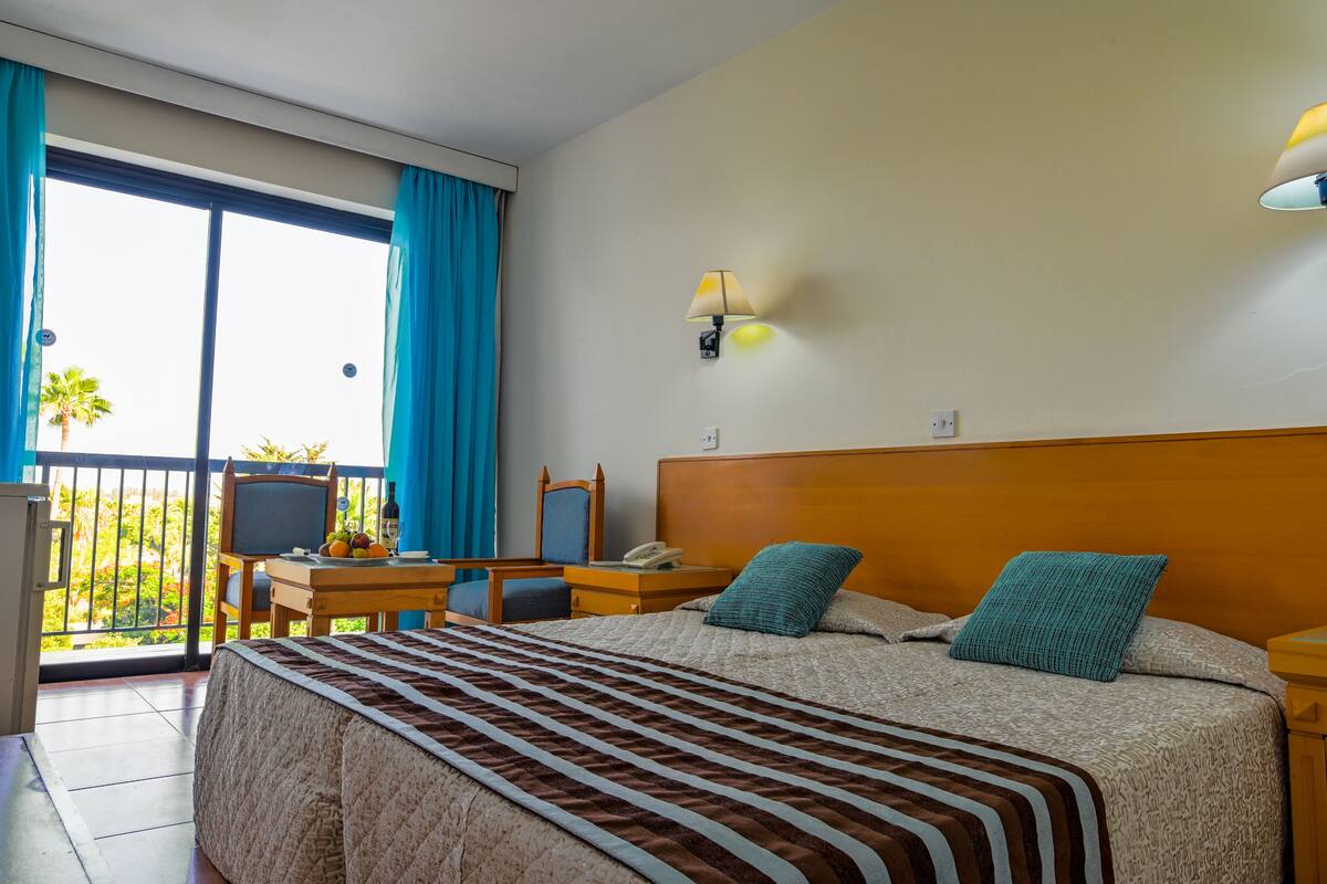 Brankas, Wi-Fi gratis, dan seprai linen