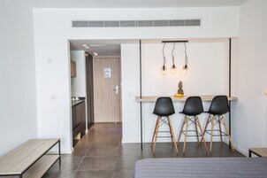 Superior Studio | Private kitchenette | Fridge, stovetop, electric kettle, cookware/dishes/utensils