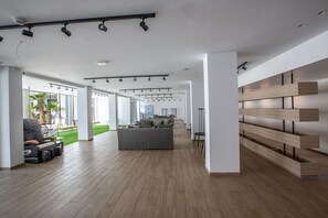 3 间酒吧/酒廊、池畔酒吧