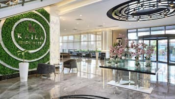 Coin salon dans le hall