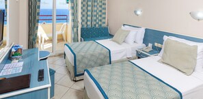 Minibar, in-room safe, desk, WiFi