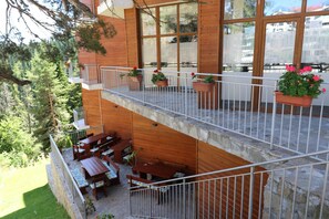 朝食、ランチ、ディナーに営業 (郷土料理)