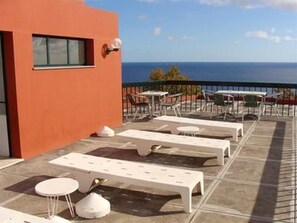 Outdoor dining - Residencial Monumental (Funchal)