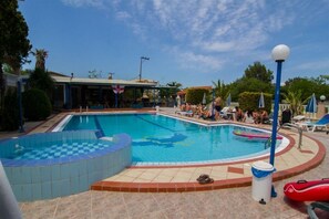 Outdoor pool - Hotel Sandy Maria (Zakynthos)