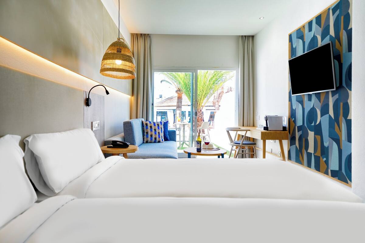 In-room safe, desk, blackout drapes, WiFi (free)