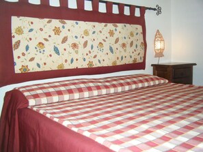 Escritorio, cunas, camas plegables/adicionales y wifi gratis 