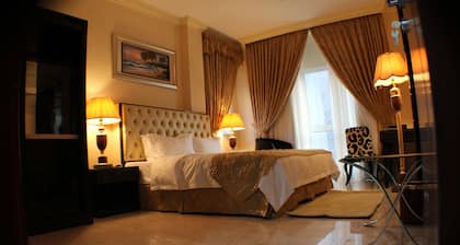 Pioneer Hotel Apartments