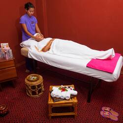Tratamentos corporais, aromaterapia, massagens tailandesas