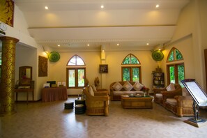 ロビー応接スペース