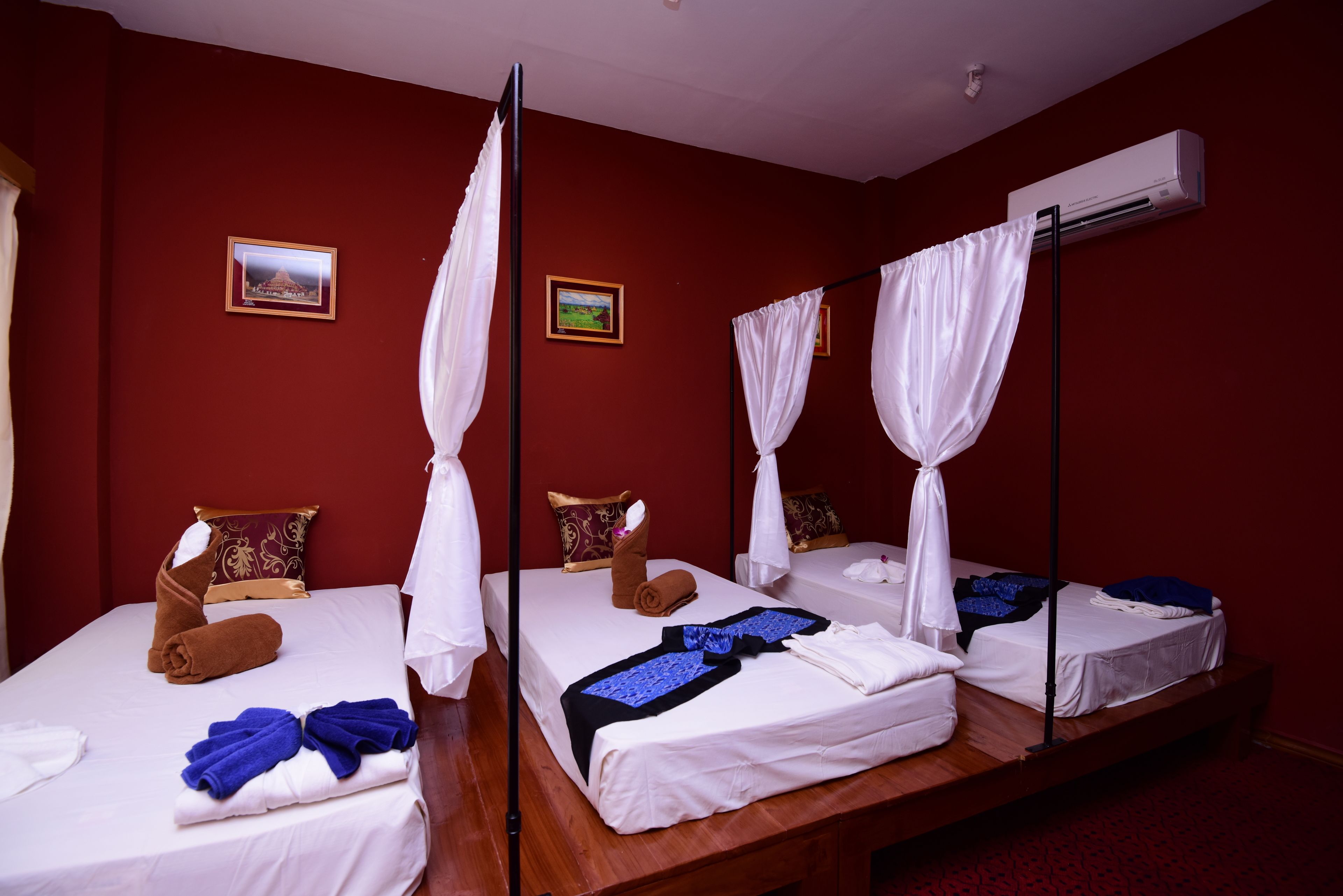 body treatments, aromatherapy, thai massages, body scrubs, facials