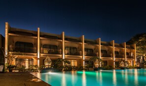 Outdoor pool - Bagan Umbra Hotel (Nyaung-U)