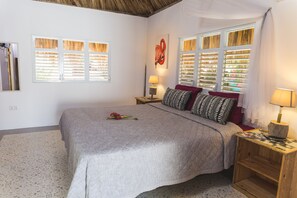 Apartamento familiar, 2 habitaciones, en la zona del jardín | Minibar, caja fuerte, decoración individual y mobiliario individual