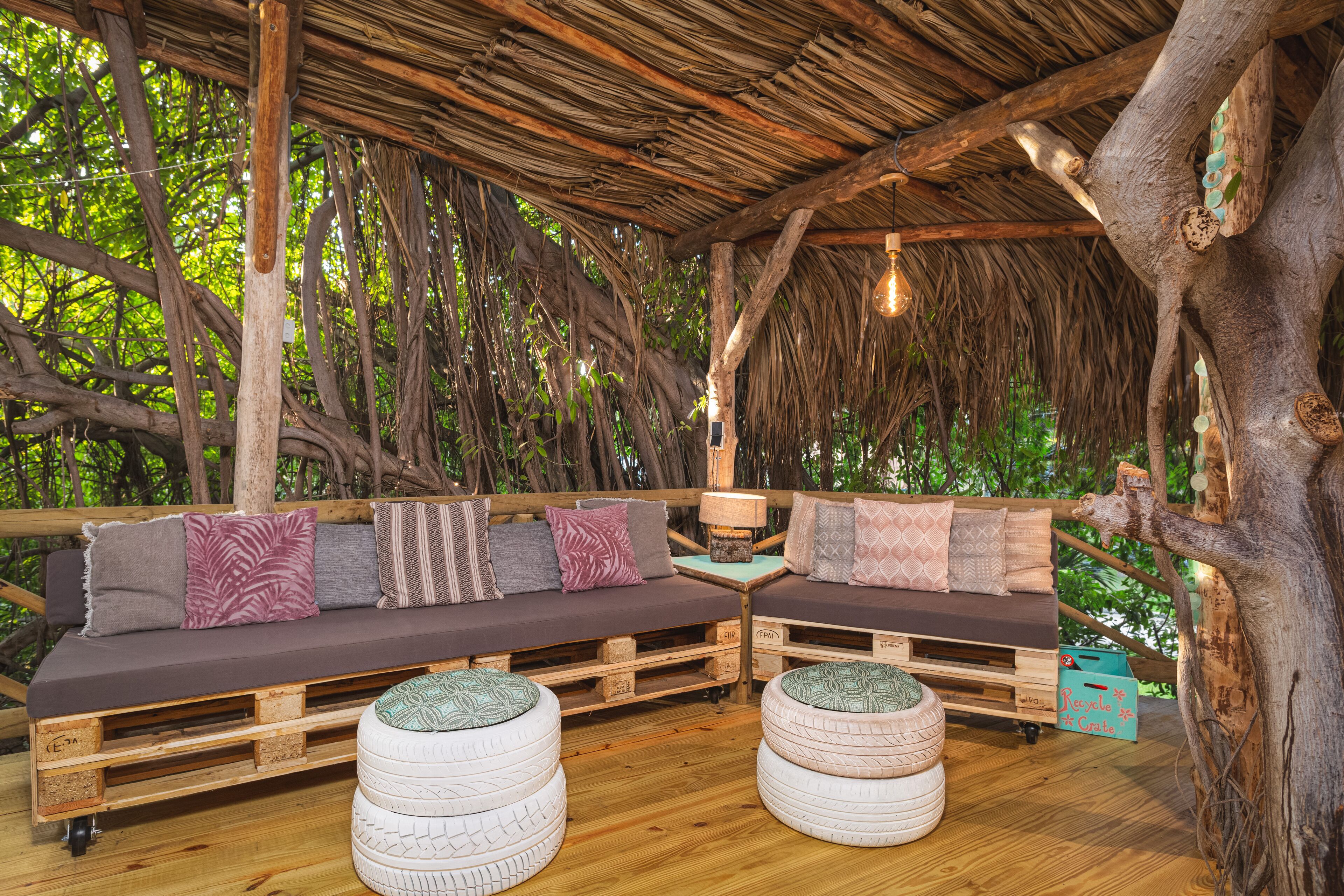 romantic tree house | 1 bedroom, minibar, in-room safe, individually decorated