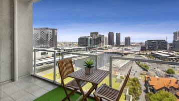 Two Bedroom Executive Apartment River View | Balcony