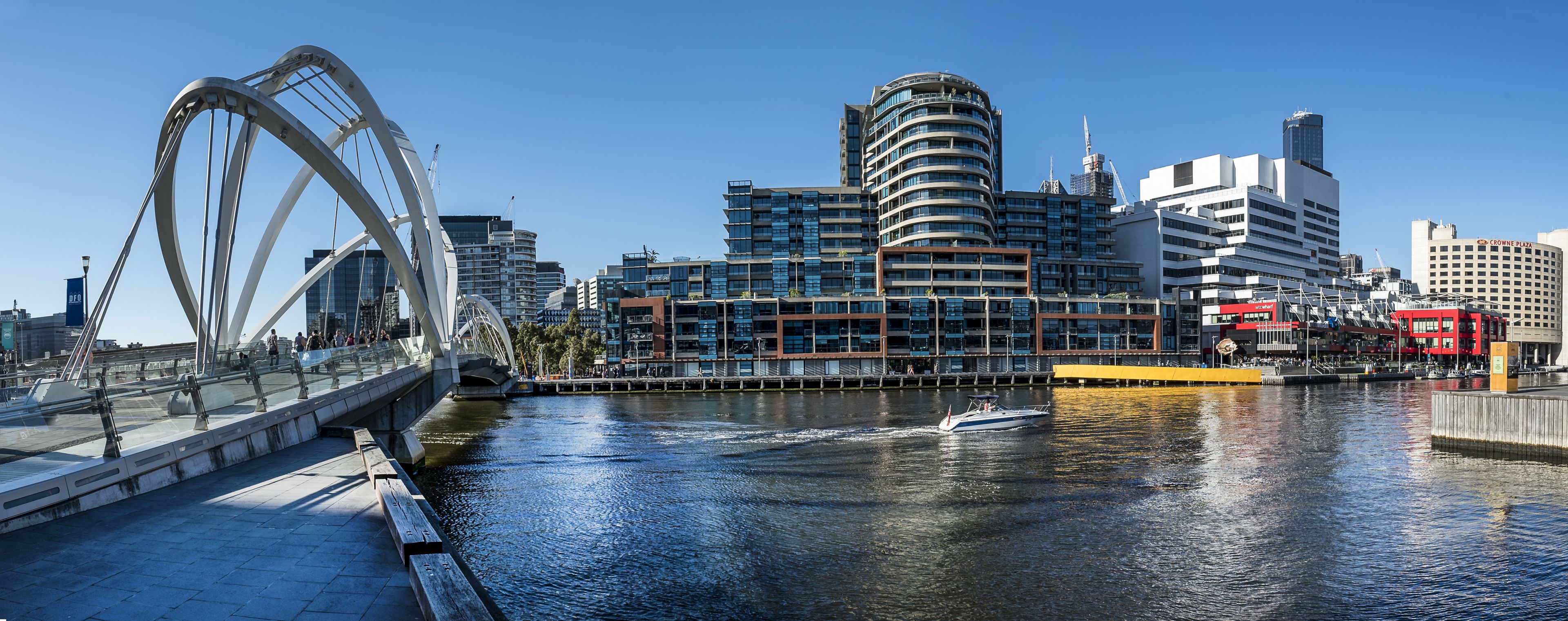 Waterfront Melbourne Apartments — image 23