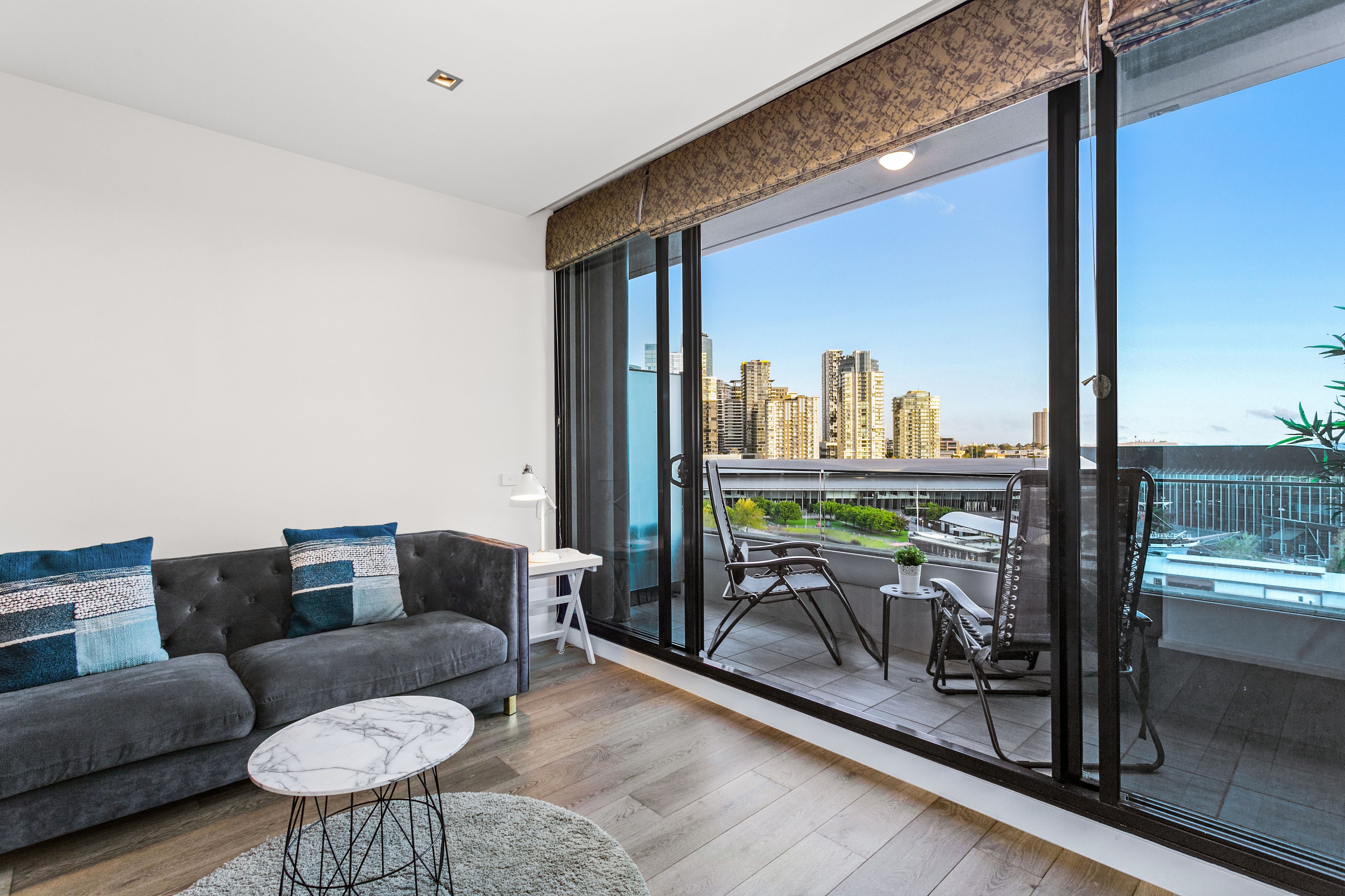 Waterfront Melbourne Apartments — image 4
