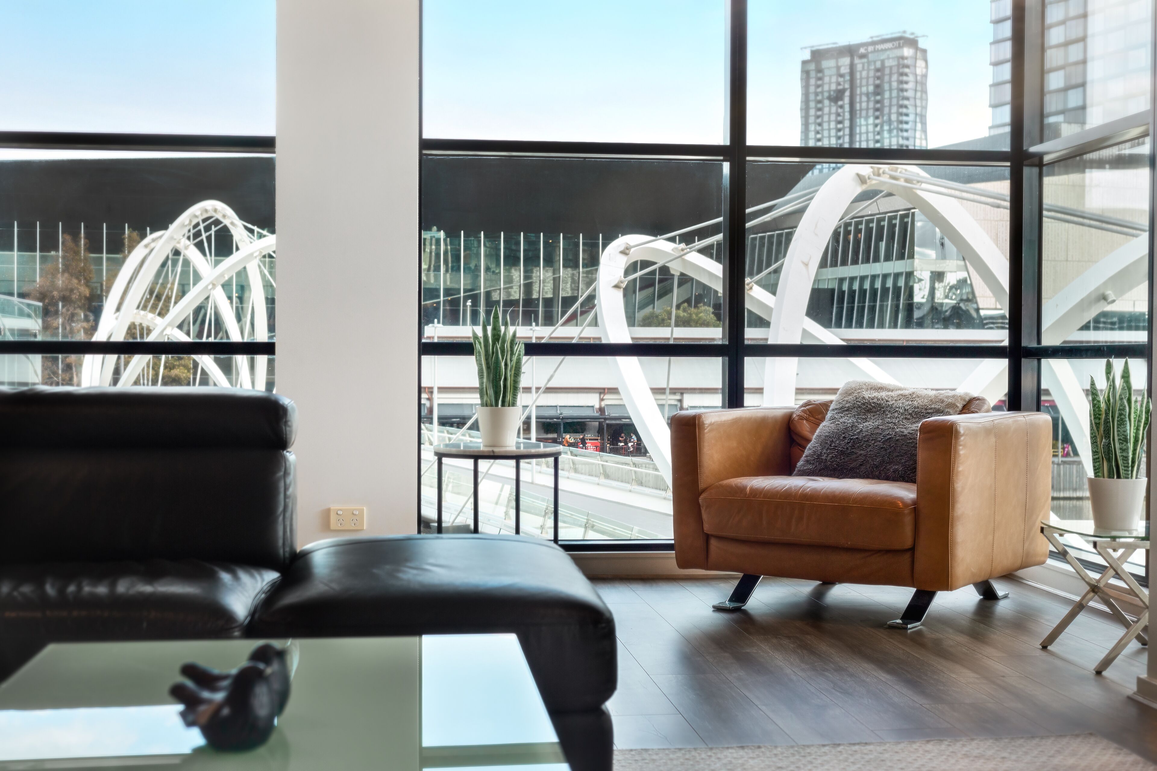 Waterfront Melbourne Apartments — image 15