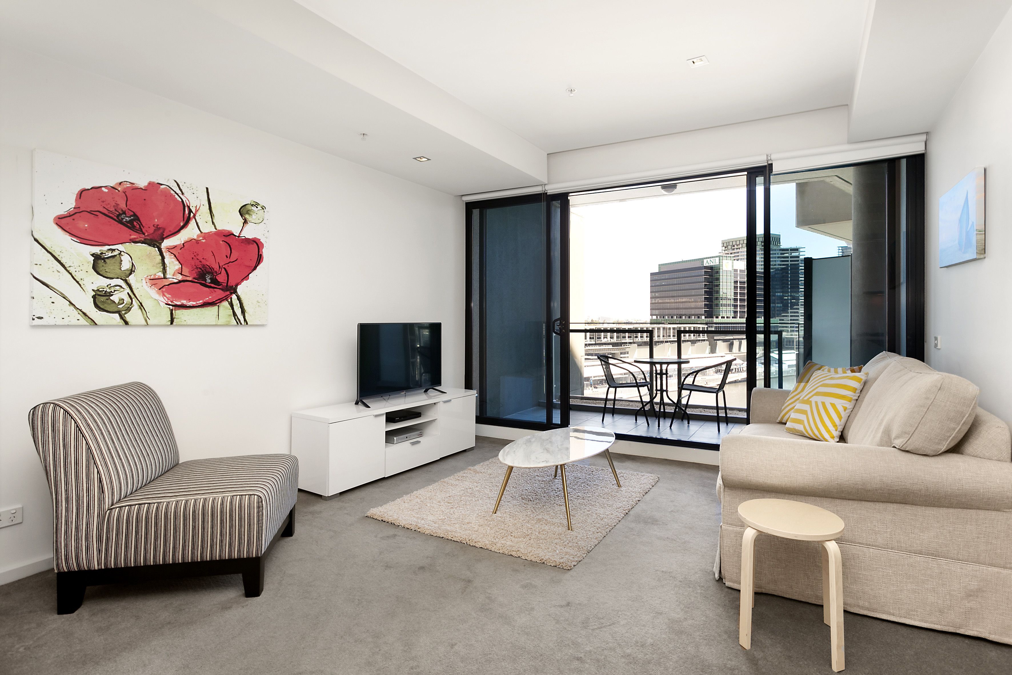 Waterfront Melbourne Apartments — image 6