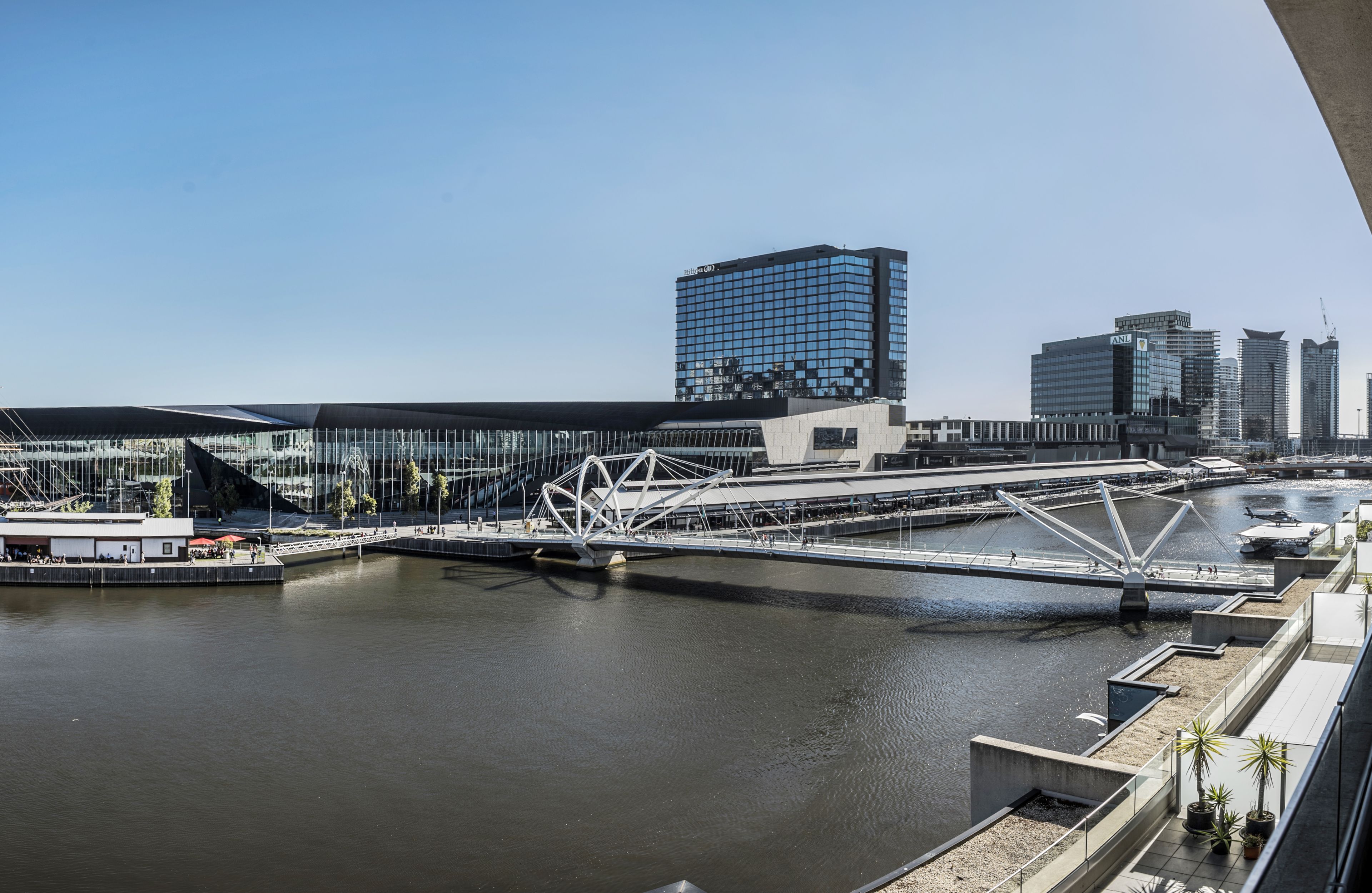 Waterfront Melbourne Apartments — image 21