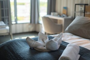 Family Room | Laptop workspace, blackout drapes, free WiFi, bed sheets - Hotel Skógafoss by EJ Hotels (Rangárþing eystra)
