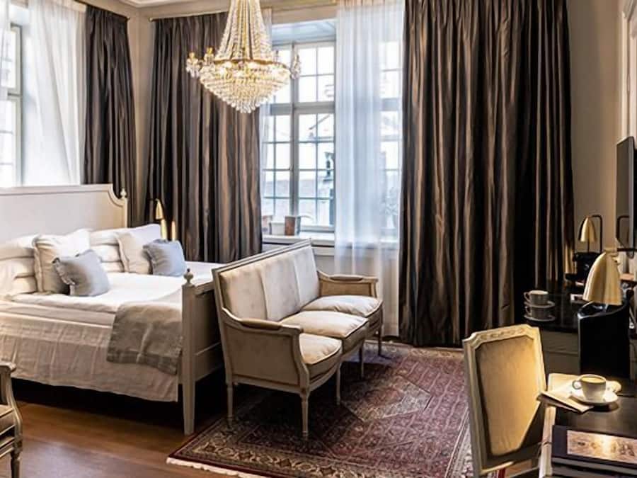 King De Luxe | Safe på rommet, individuelt dekorert, skrivebord og strykejern/-brett