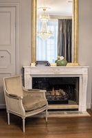 King De Luxe | In-room safe, individually decorated, desk, iron/ironing board