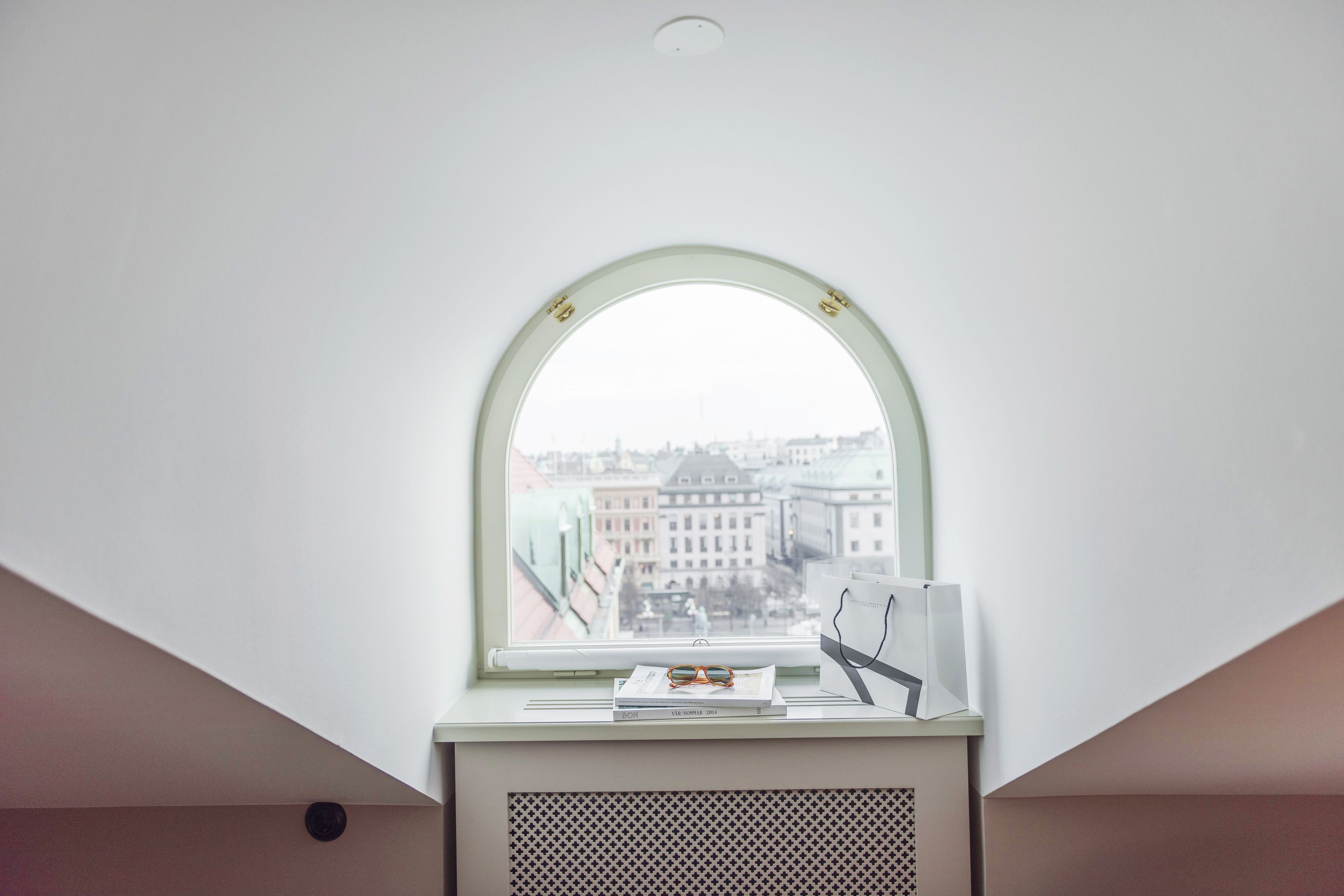 small double room (140 cm bed) | 1 bedroom, in-room safe, individually decorated, desk