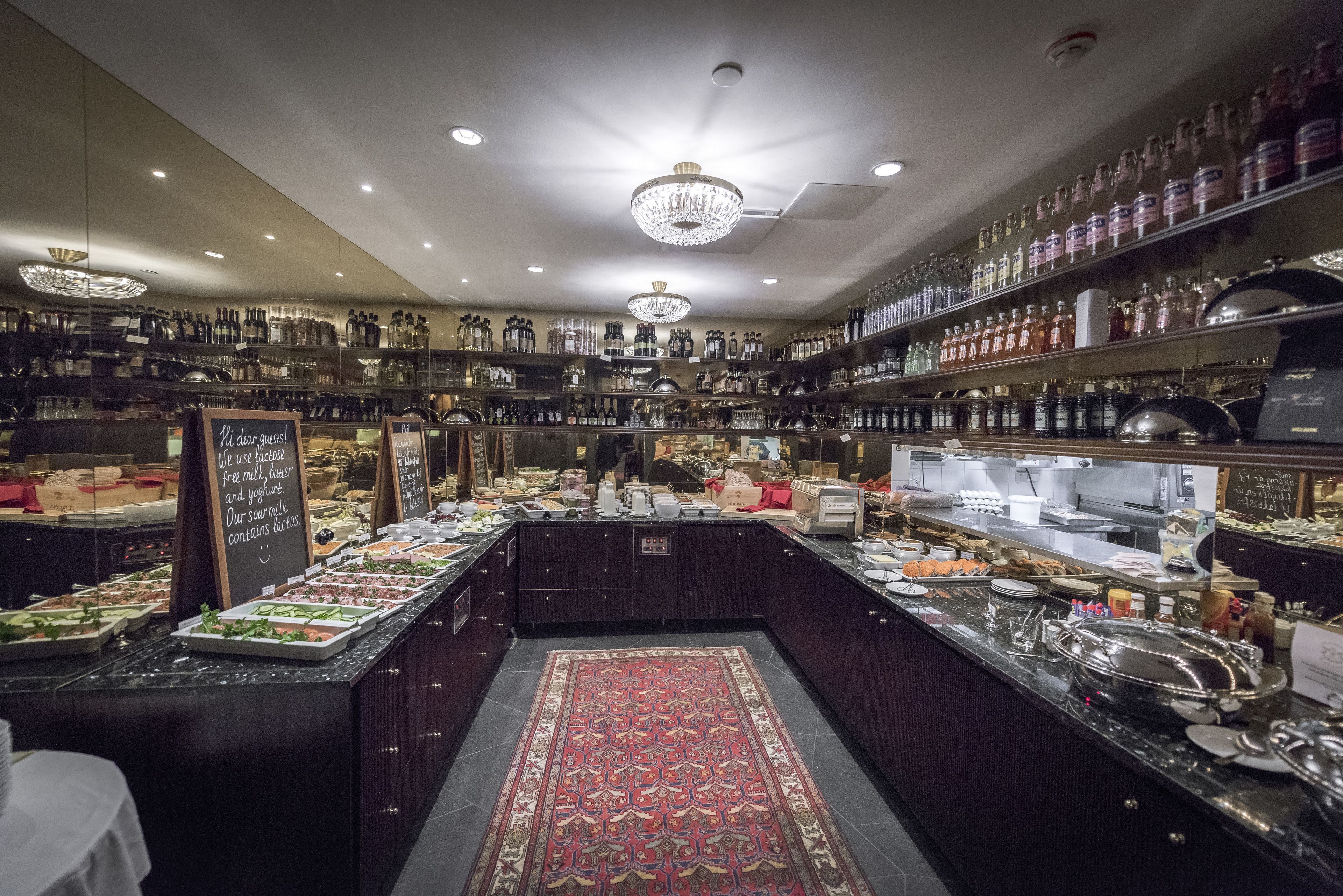 包含每日自助早餐