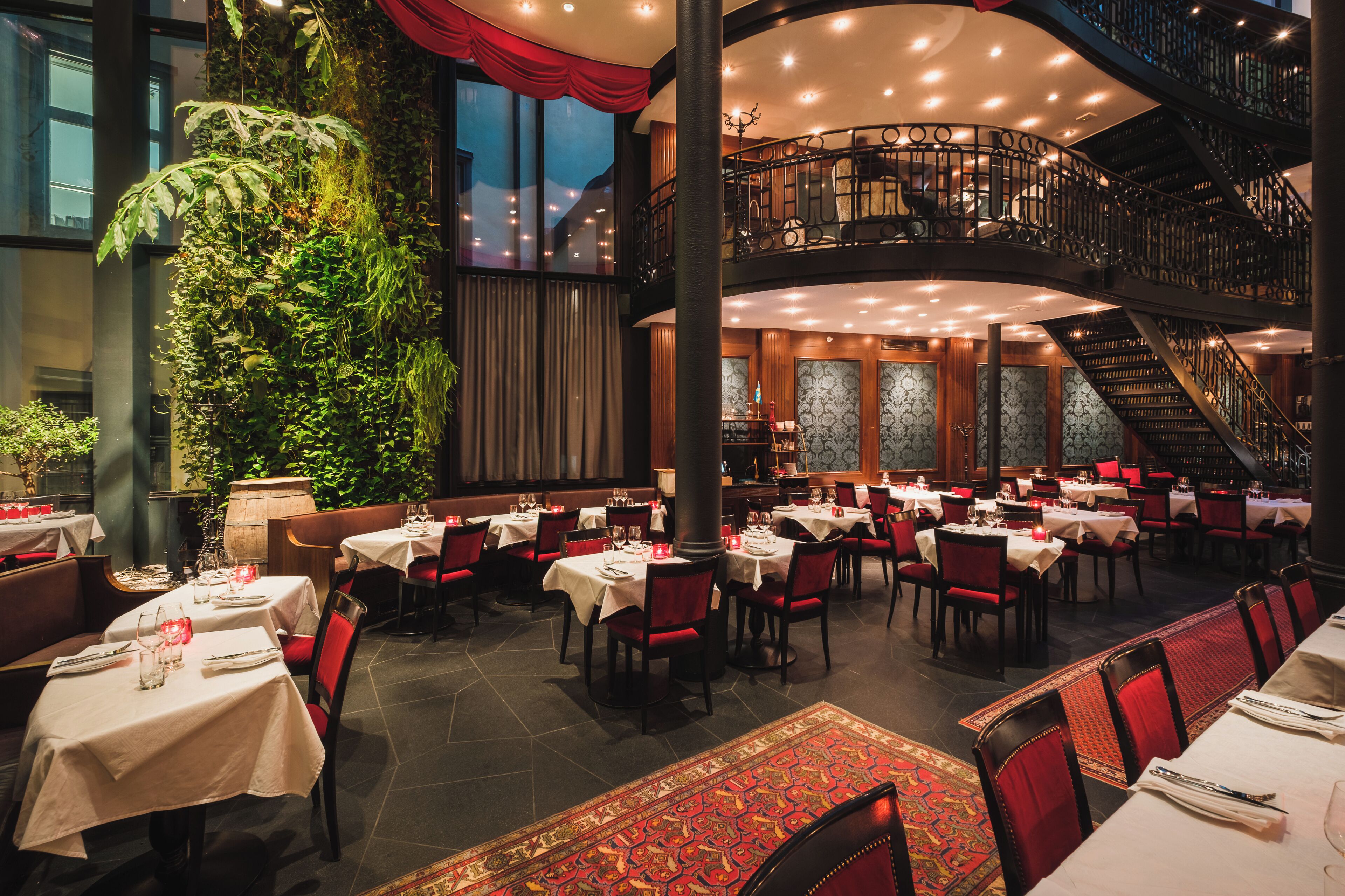 breakfast, lunch and dinner served