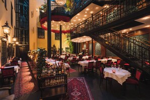 Frühstück, Mittagessen und Abendessen