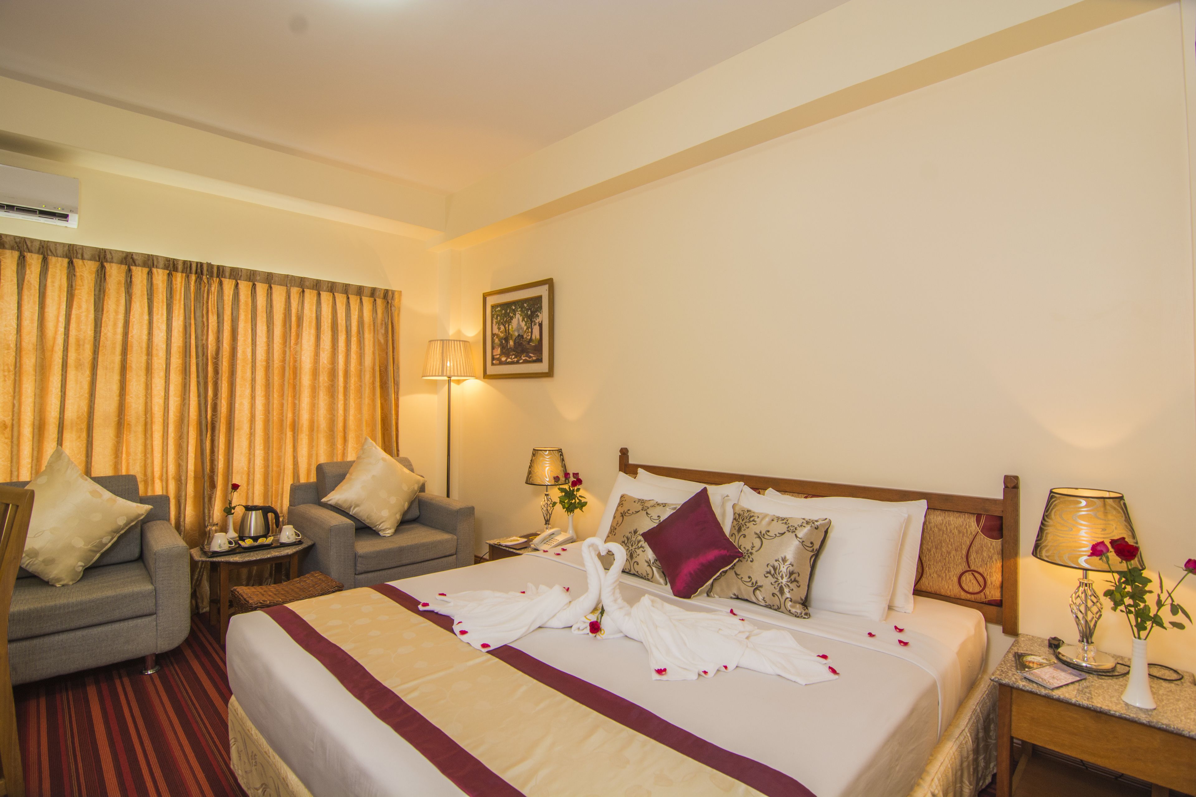 executive deluxe | 1 bedroom, minibar, in-room safe, desk