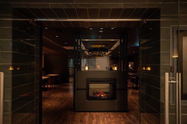 Breakfast, lunch and dinner served - HOTEL MYSTAYS Shin Osaka Conference Center (Osaka)