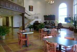 Free daily continental breakfast - Heritage Inn & Suites (Amory)