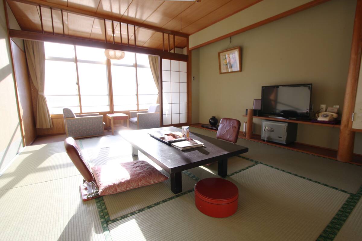 傳統客房 (Japanese Style, 10 Tatami-mats) | 迷你吧、客房內保險箱、隔音、免費無線上網