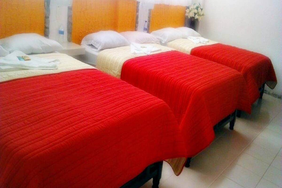 Dreibettzimmer | Bügeleisen/Bügelbrett, kostenloses WLAN