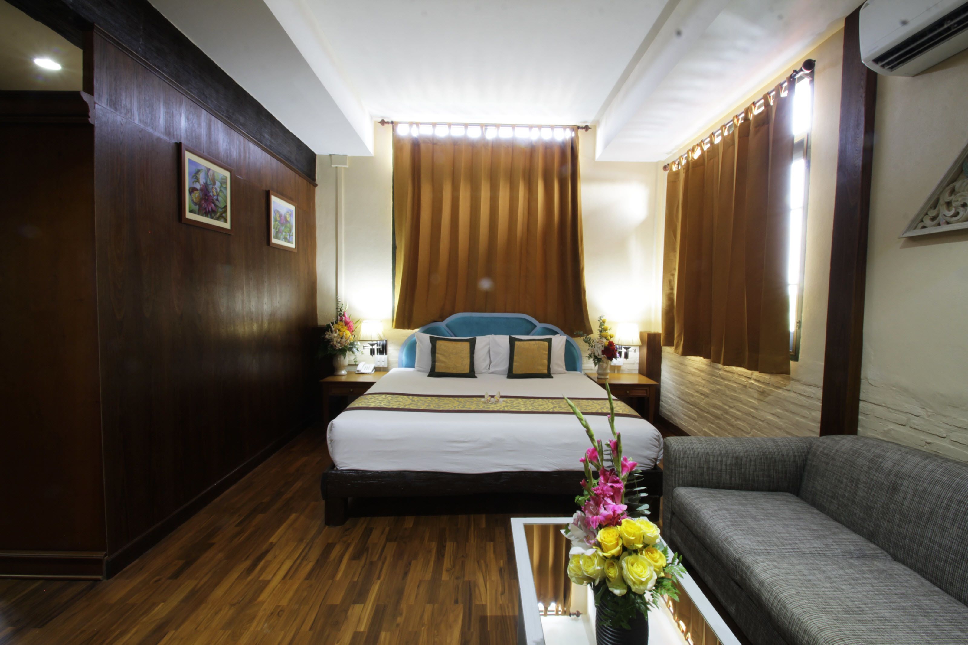 family room | hypo-allergenic bedding, minibar, in-room safe, desk