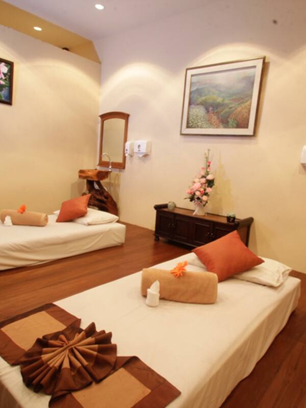 Sauna, steam room, body treatments, aromatherapy, body scrubs, facials