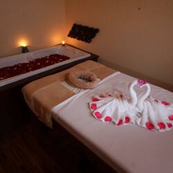 Sauna, steam room, body treatments, aromatherapy, body scrubs, facials