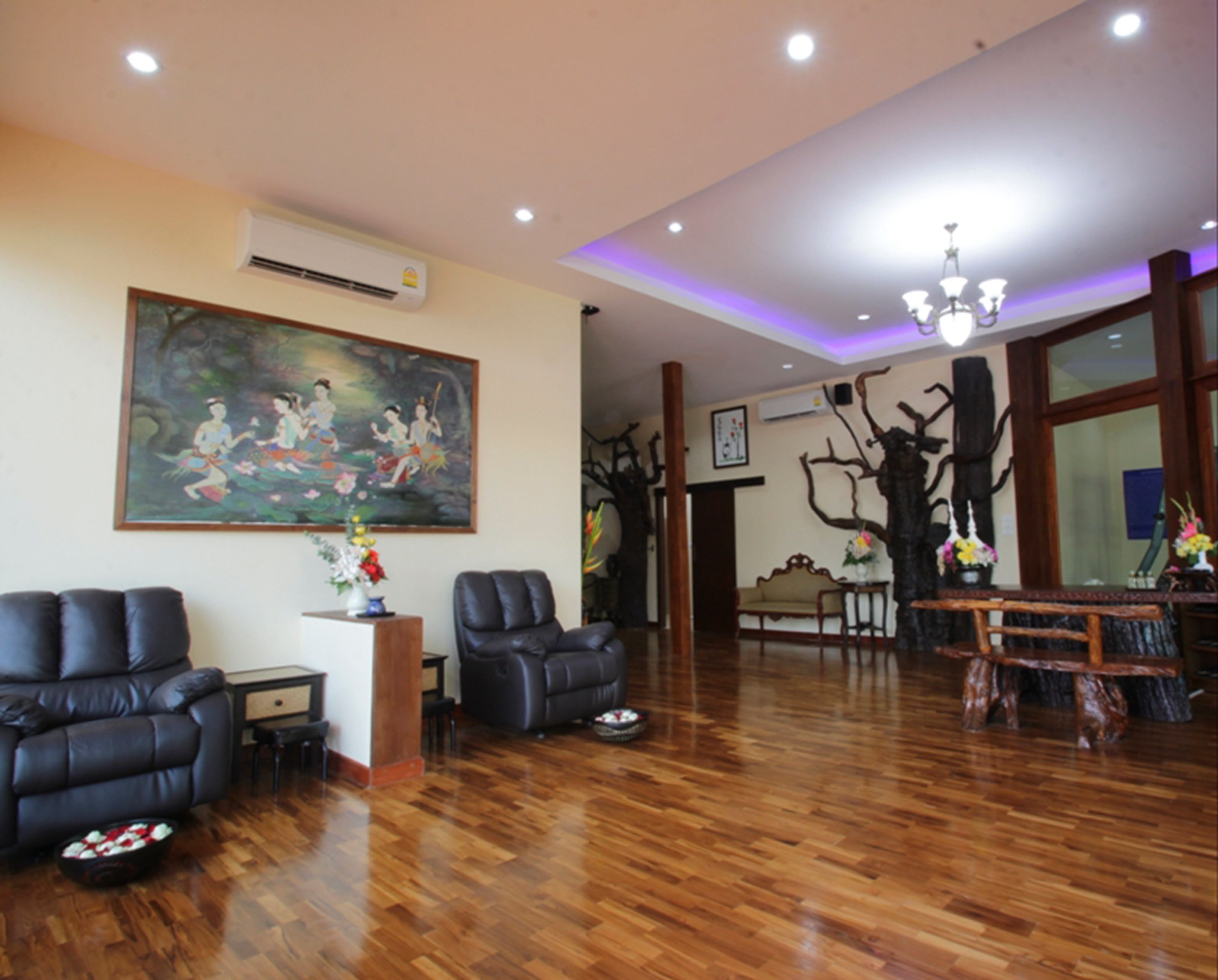 sauna, steam room, body treatments, aromatherapy, body scrubs, facials