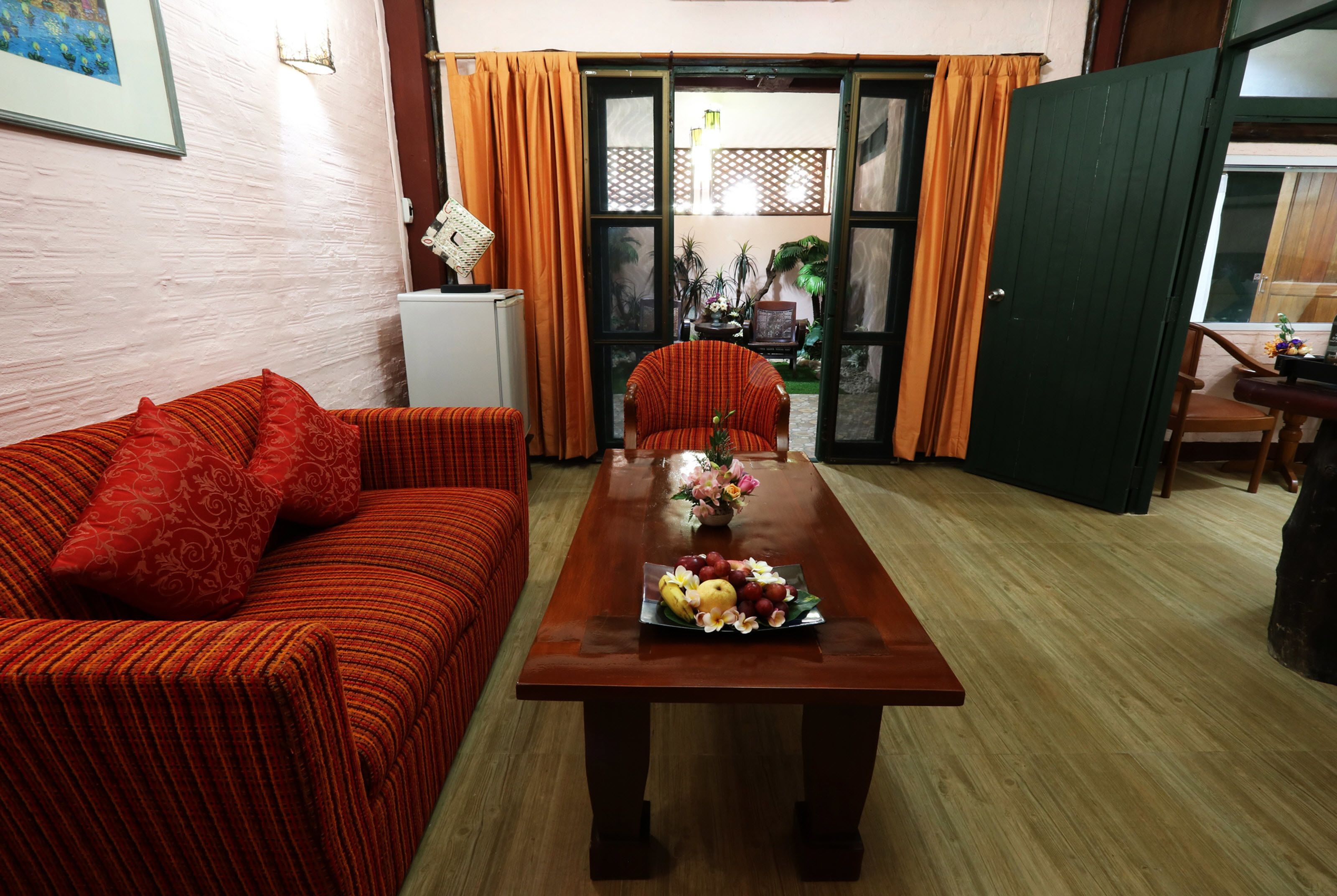 junior suite | hypo-allergenic bedding, minibar, in-room safe, desk