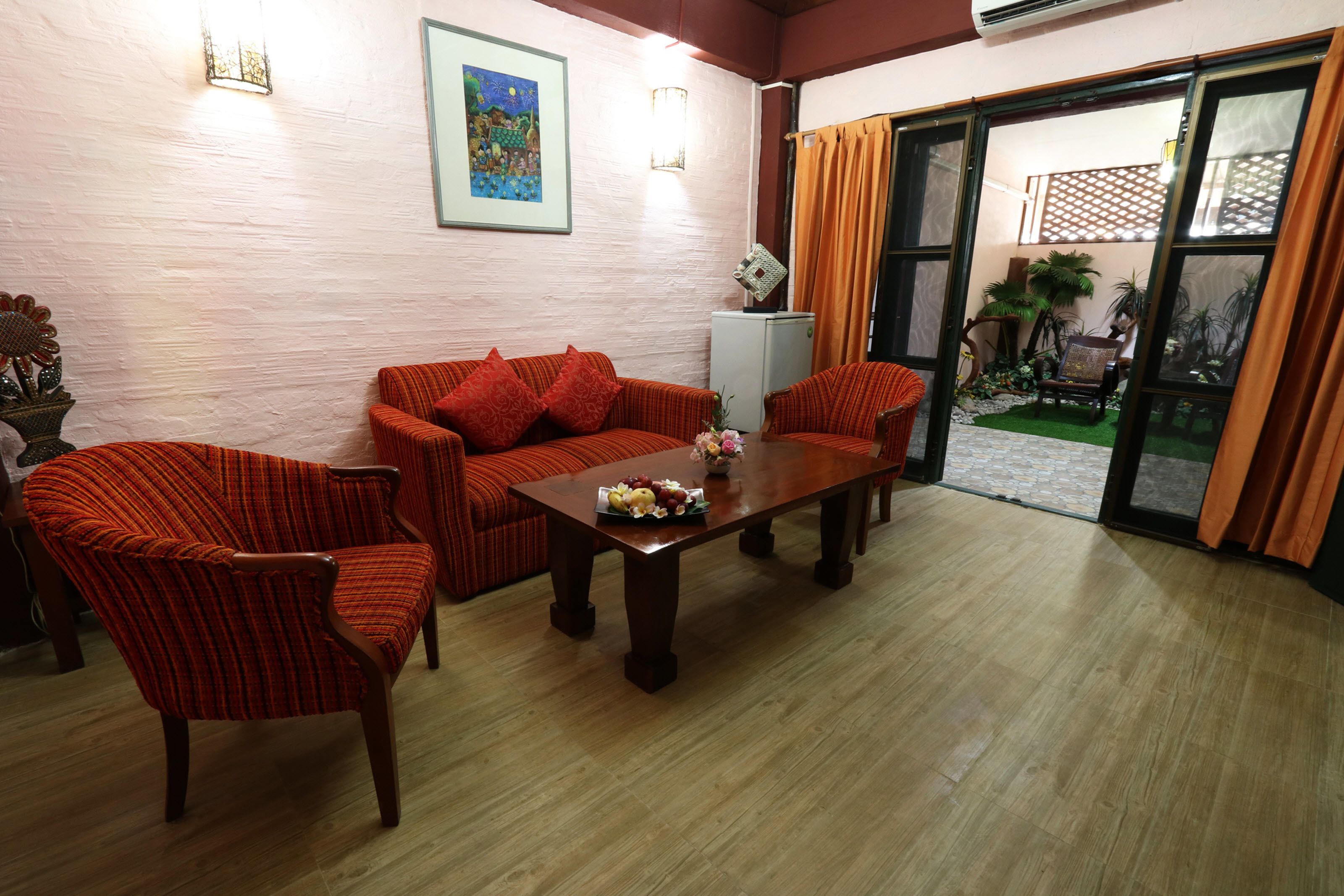 junior suite | hypo-allergenic bedding, minibar, in-room safe, desk