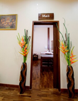 Sauna, steam room, body treatments, aromatherapy, body scrubs, facials