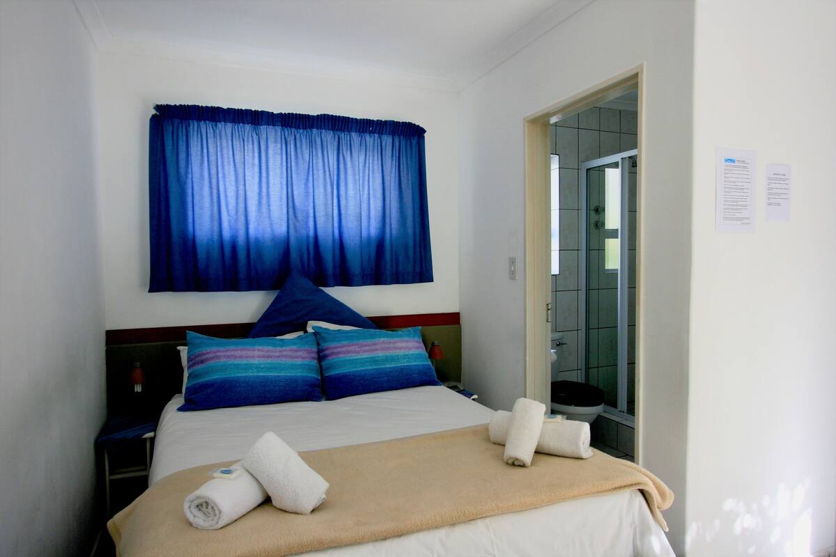 Studio | In-room safe, desk, iron/ironing board, rollaway beds
