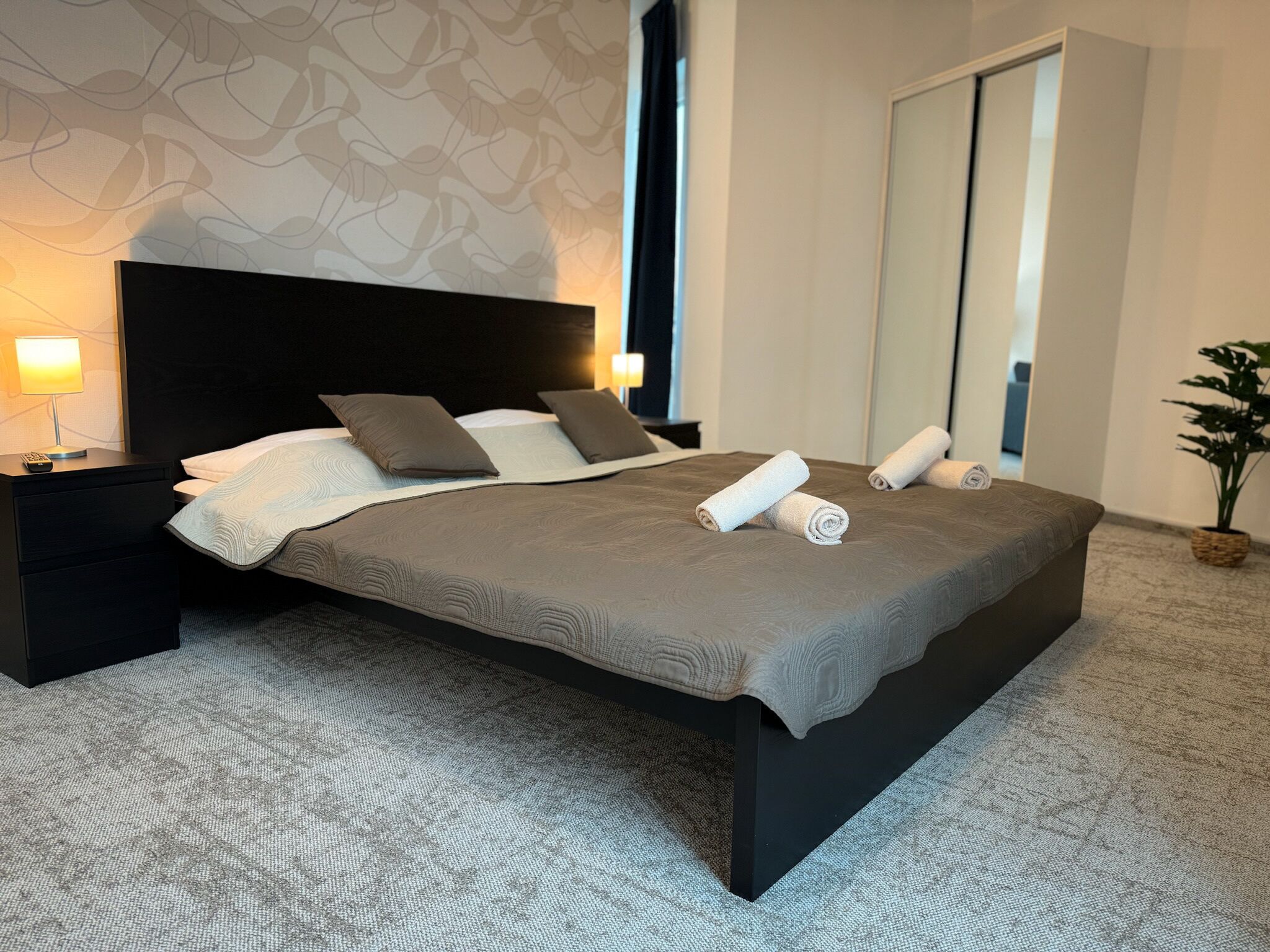 Coffres-forts dans les chambres, bureau, rideaux occultants