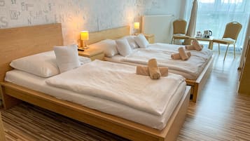 1 bedroom, in-room safe, desk, blackout curtains