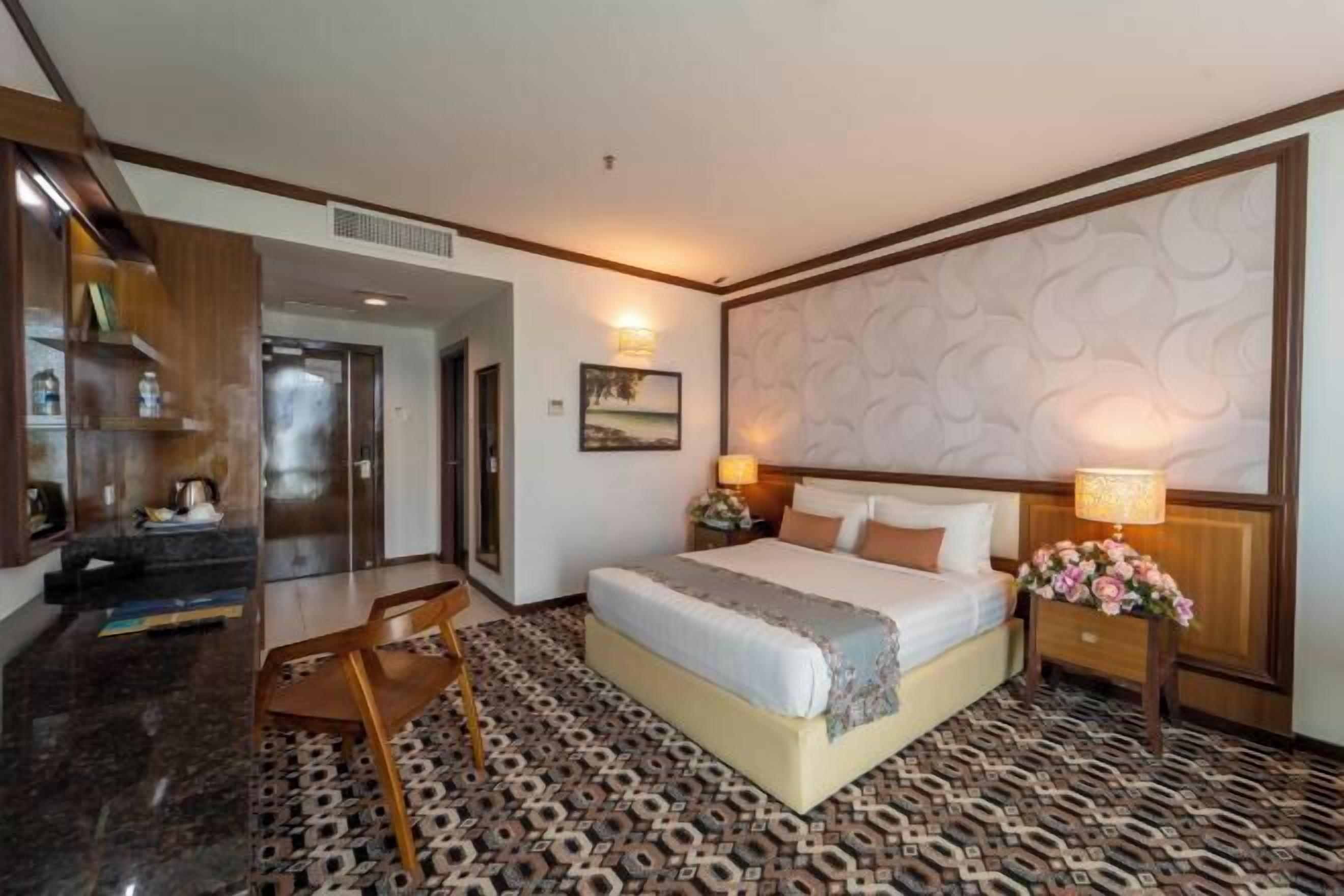 Minibar, in-room safe, desk, soundproofing