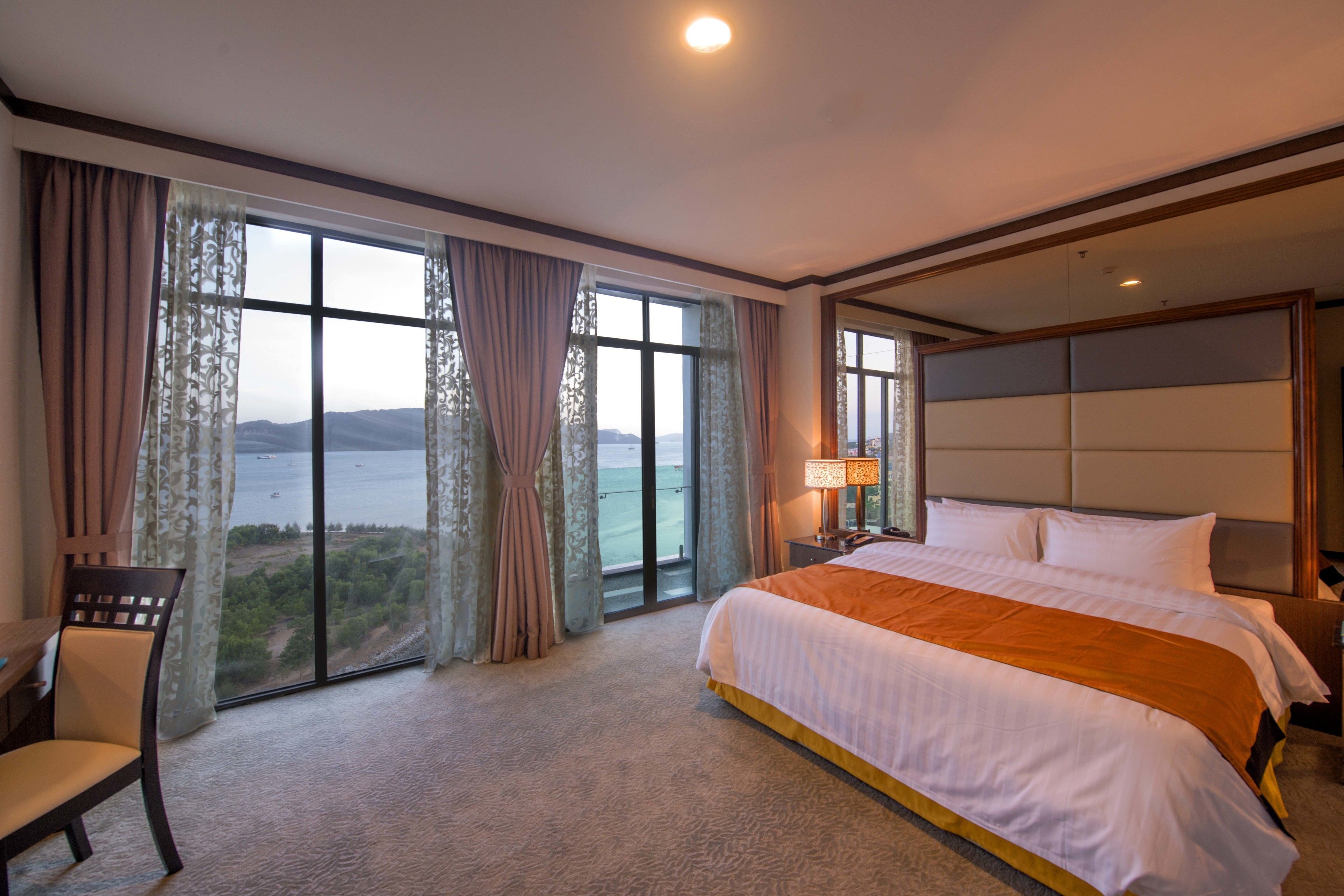 Minibar, in-room safe, desk, soundproofing